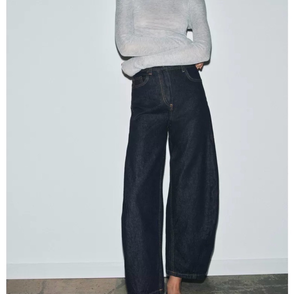 Zara MID-RISE ANKLE BALLOON JEANS Size 26